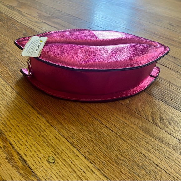 Metallic Lips Fuchsia Cross Body Bag - Picture 8 of 11